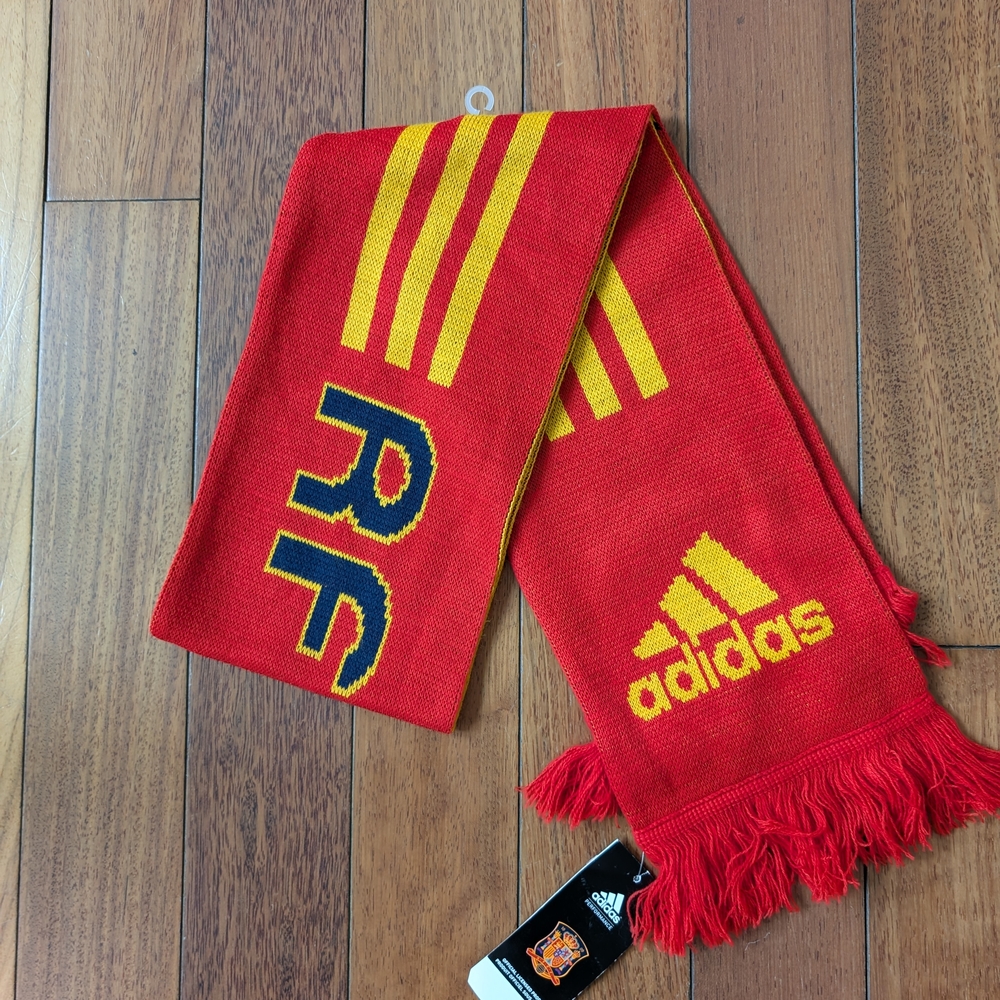 Adidas RFEF Espana Unisex Scarf 🧣
